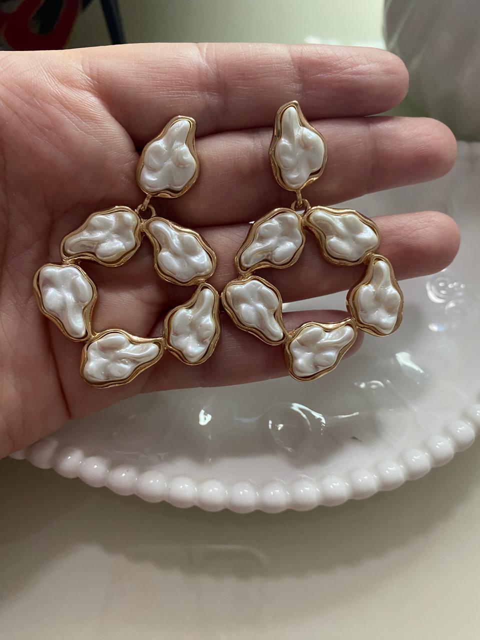 ⭐ Brinco Pérola Orgânica Dourado