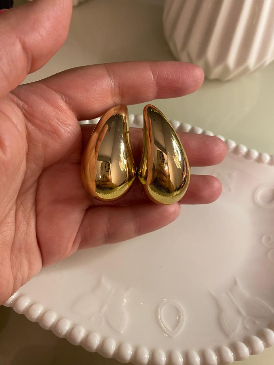 ✨ Brinco Gota Dourada