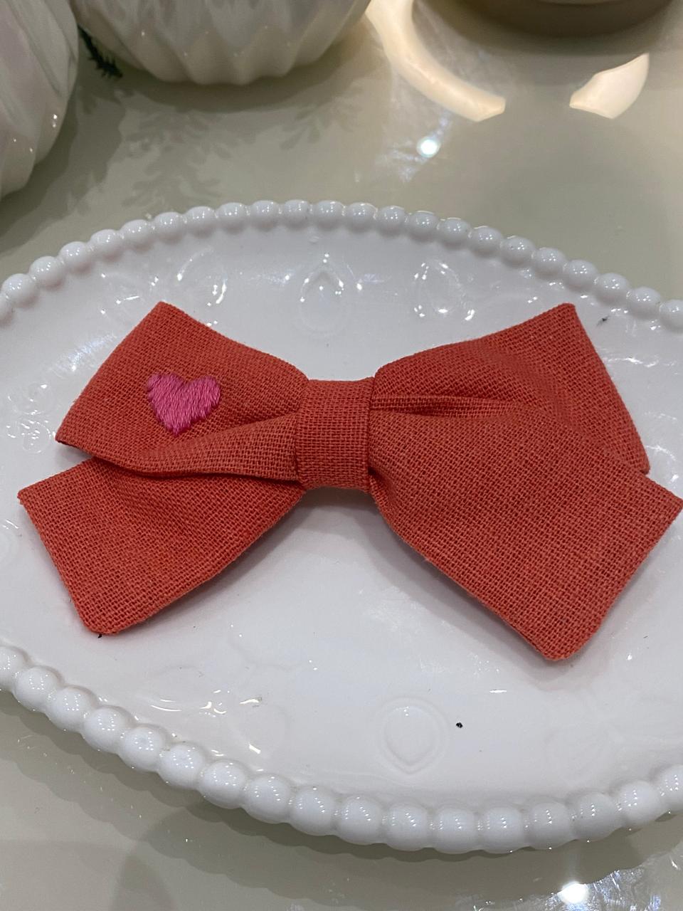 Laço Terracota - Um detalhe de amor para o penteado! ❤️