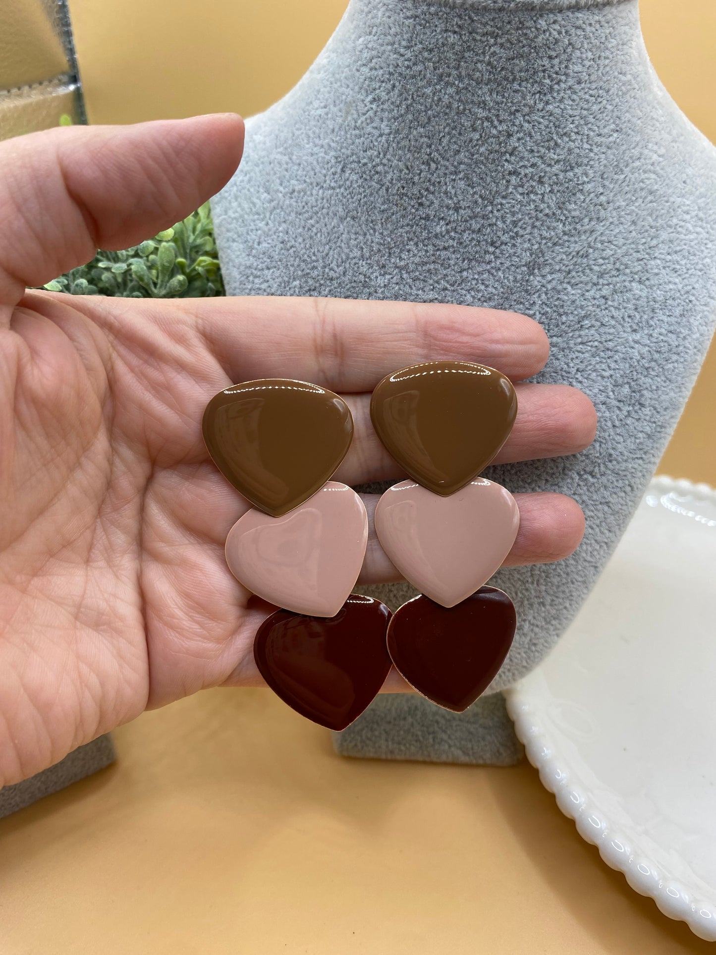 Brinco semi jóia color heart