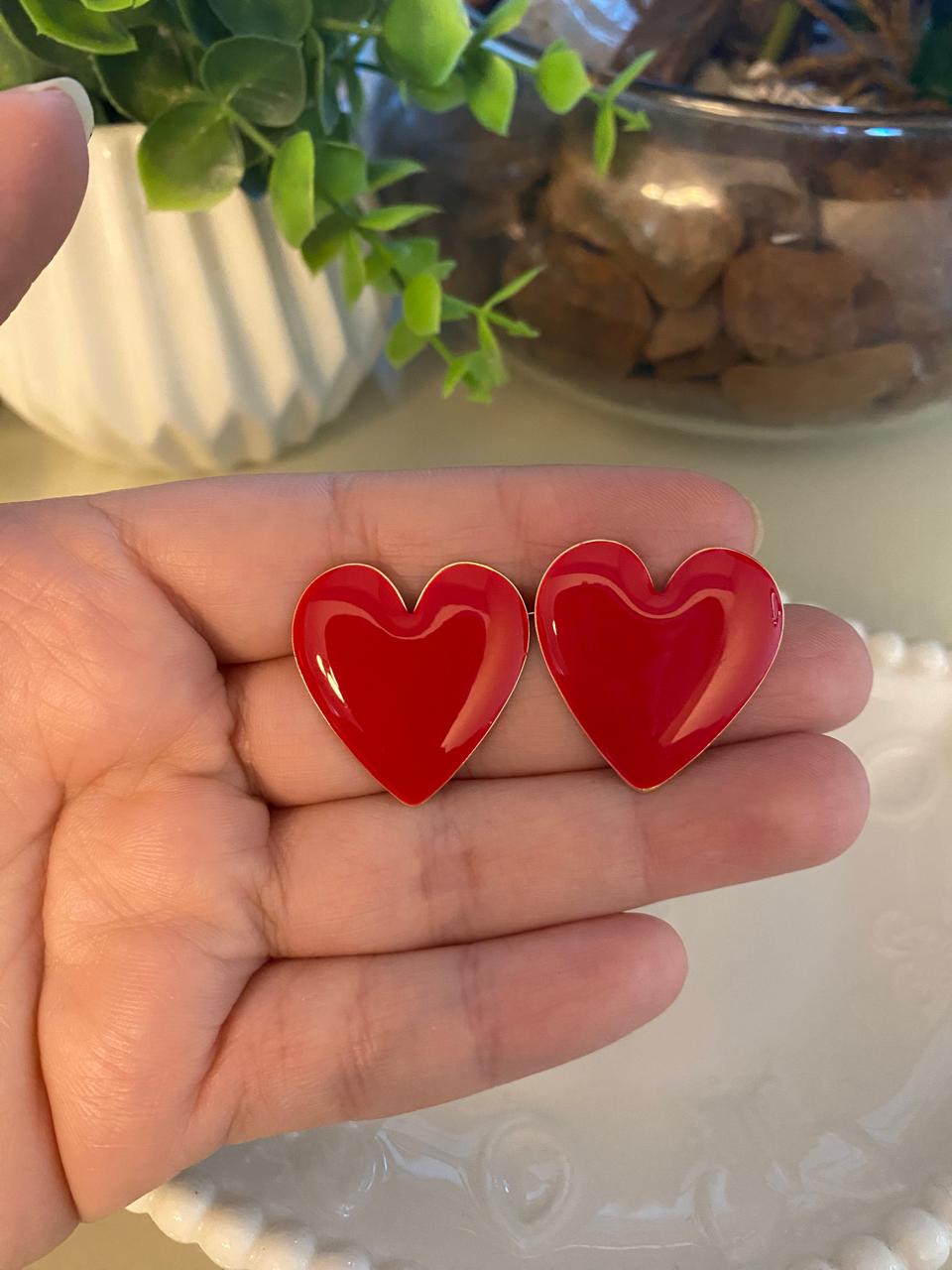 🤍🖤❤️ Brinco Coração Resin