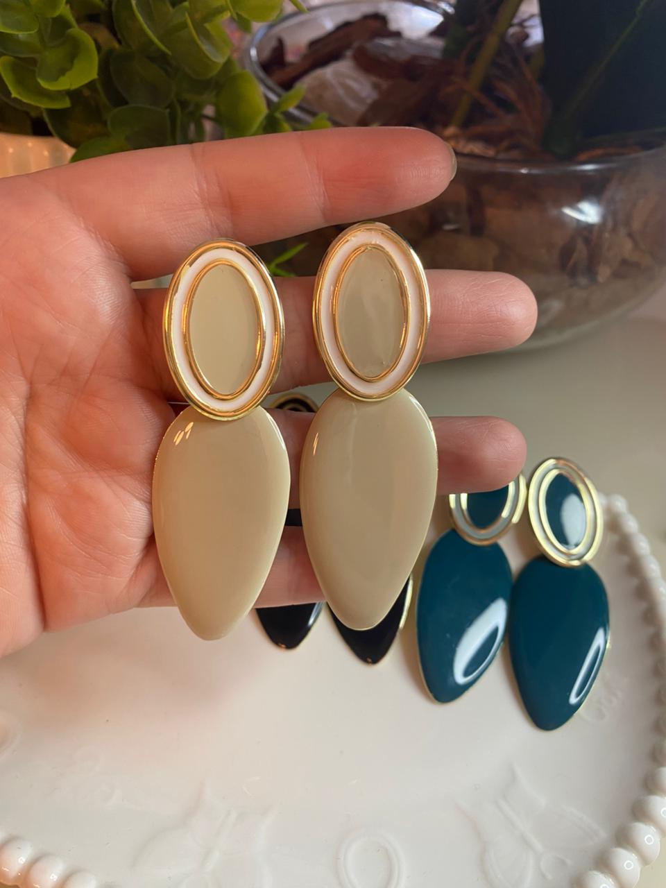 ✨ Brinco Duo Oval – Elegante, atual e perfeito para qualquer ocasião