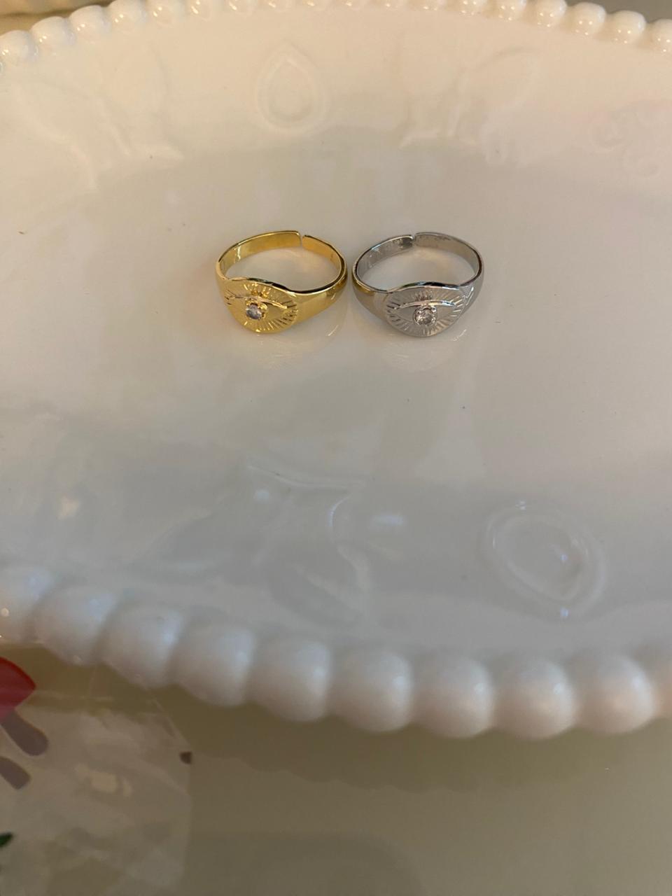 ✨ Anel de Dedinho Olho Luz – Moderno, delicado e cheio de simbolismo