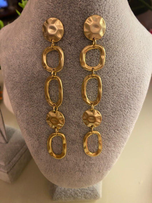 ✨ Brinco Longo Dourado Orgânica