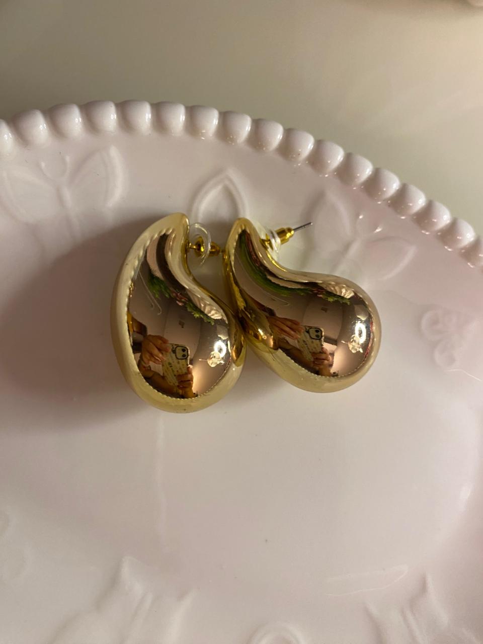 ✨ Brinco Gota Dourada