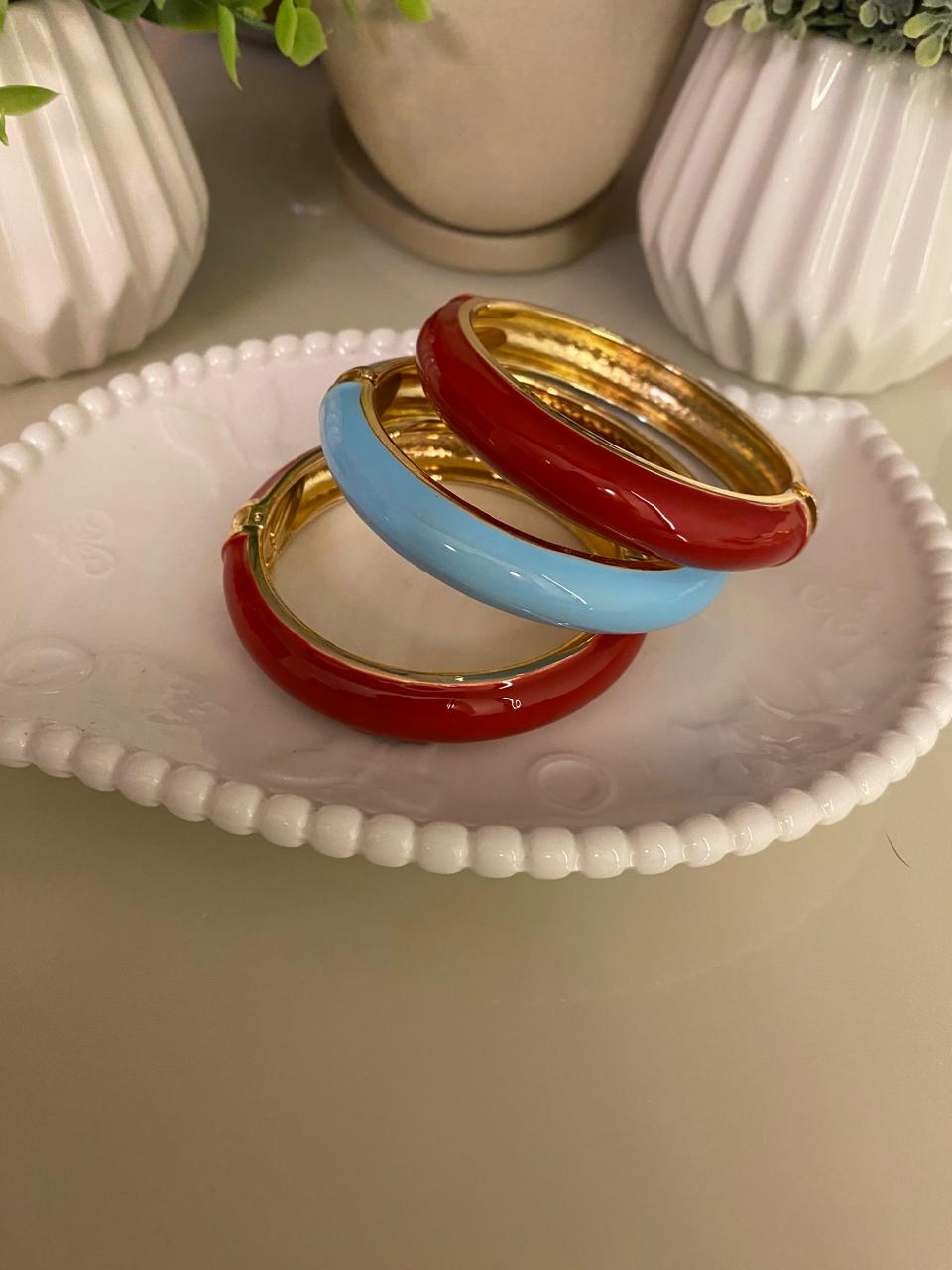 Bracelete Esmaltado Donna: O Toque de Cor que Faltava