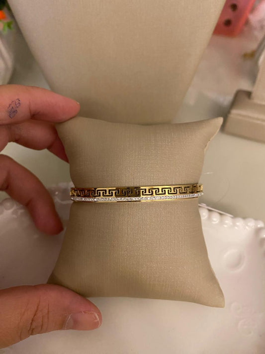 Duo de Elegância: O Bracelete que Define o Look💎