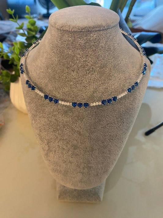 Chokers Flexíveis Cravejados com Corações