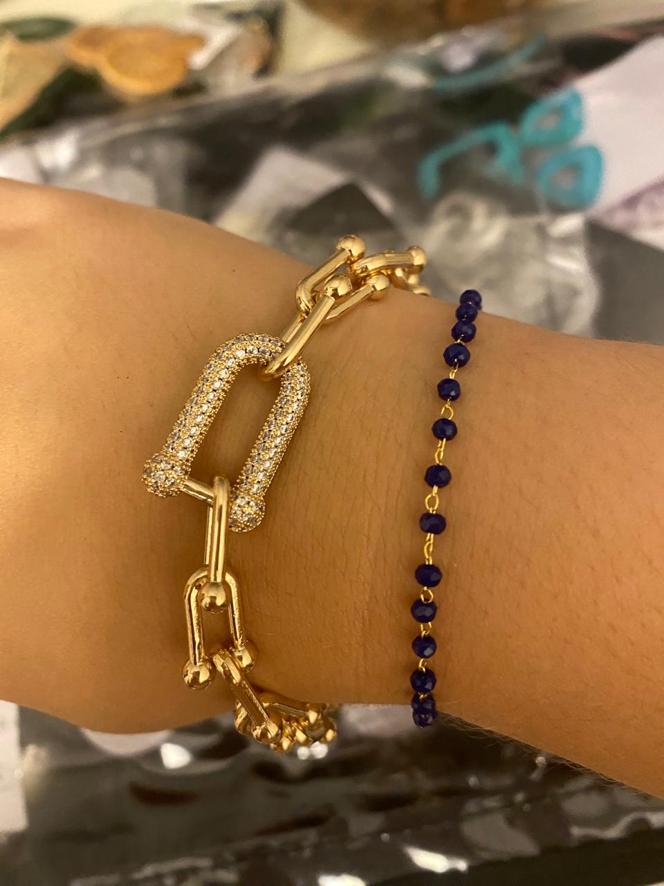 ✨ Pulseira Dourada com Fecho Cravejado – Sofisticação Inspirada em Marca de Luxo